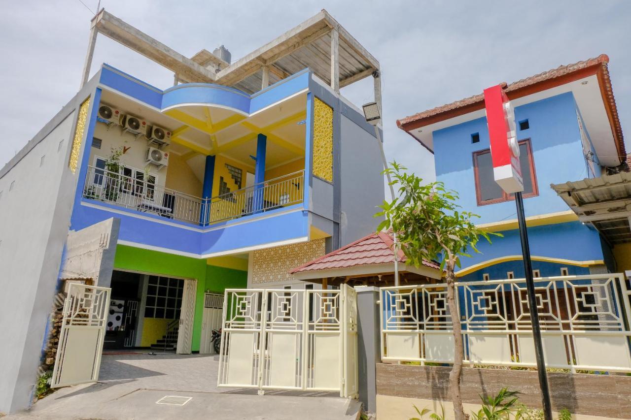 Oyo 1979 Alif Family Residence Malang Ngoại thất bức ảnh